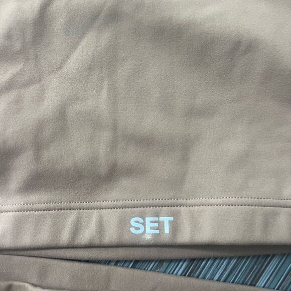 SET Active Tan Leggings and matching top Versatile Comfort - Picture 4 of 5